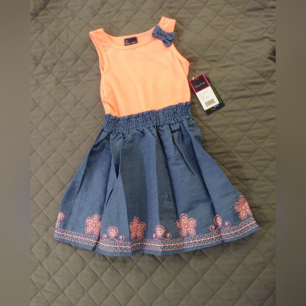 Charming Kids Dress with Bow Accent